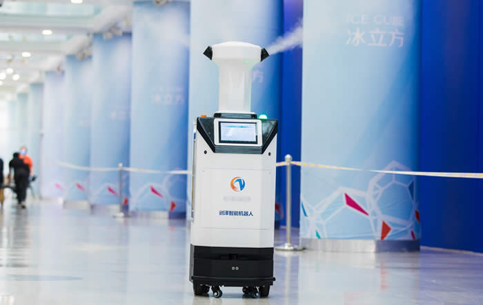 海南省消毒機器人在冰立方消殺場景圖片